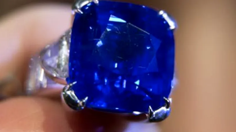 Un inel cu safir și diamante, vândut pentru o sumă astronomică