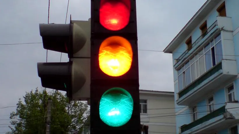 Nebunie în trafic la Timișoara. Semafoare nefuncționale după ce un șofer a lovit o cutie care monitorizează traficul