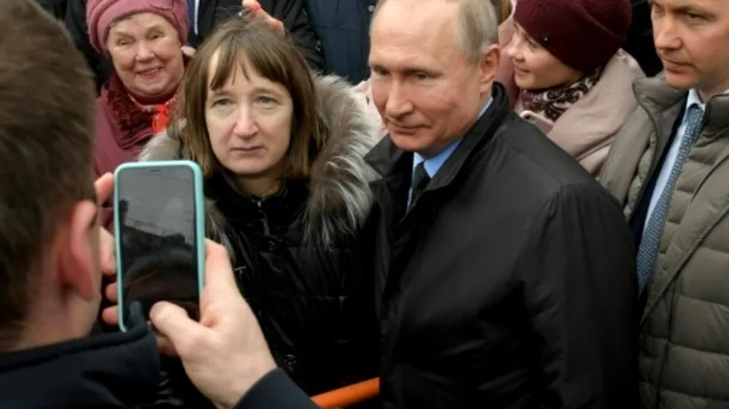 Ce salariu are Vladimir Putin. Președintele Rusiei, încolțit la Sankt Petersburg