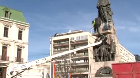 Pregătiri pentru Mica Unire la Iași, unde este așteptat Klaus Iohannis: Statuia lui Cuza a fost spălată