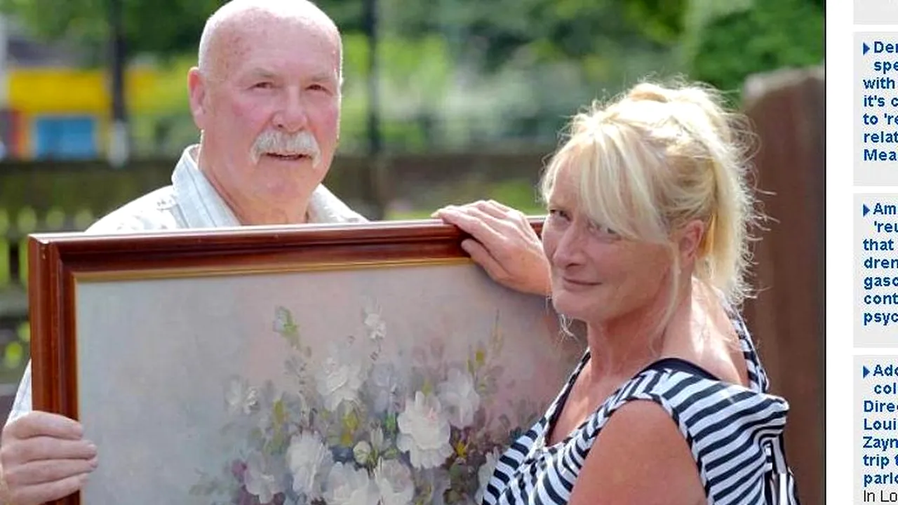 Ce susțin doi britanici că a apărut pe tabloul lor din sufragerie