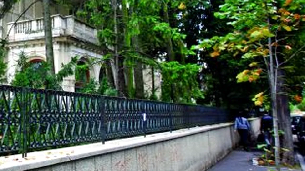 Guvernul acordă Ministerului Muncii o vilă cu piscină pentru 