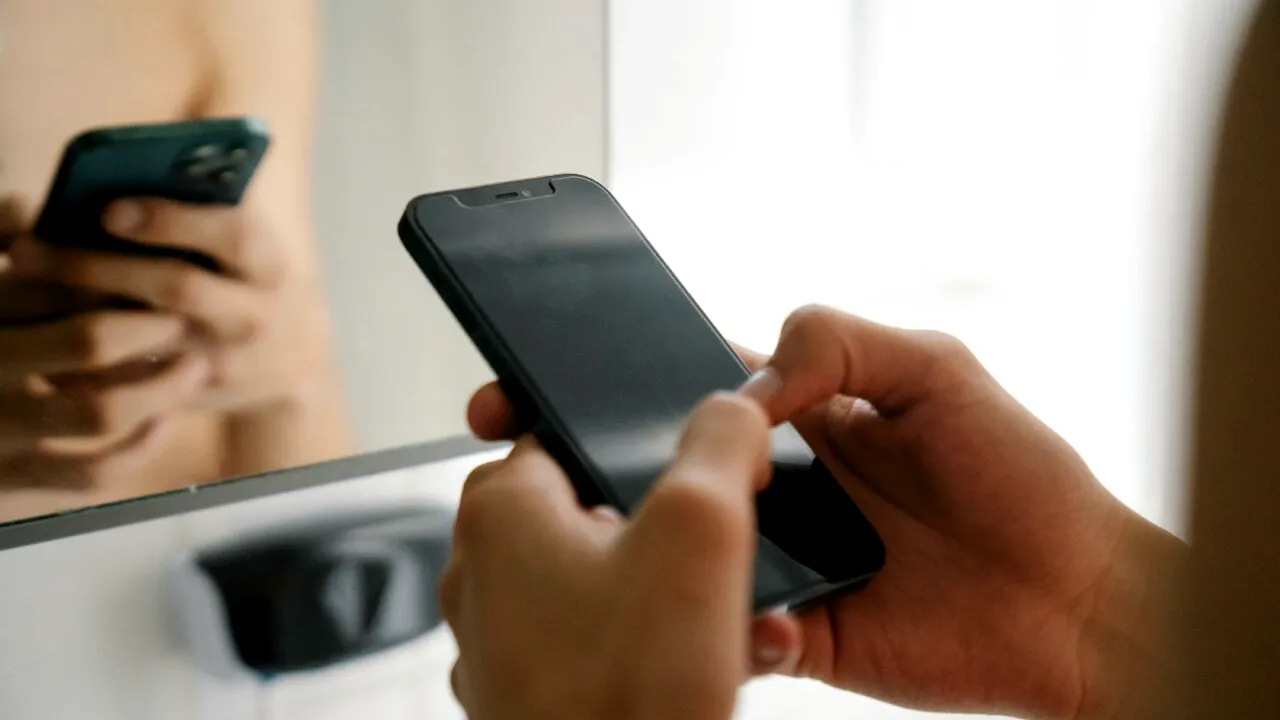 Tu cum îți blochezi telefonul? Metoda folosită îți poate DEMASCA trăsăturile de personalitate ascunse