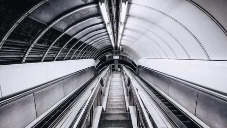 COMUNITATEA LATINĂ. Criza coronavirusului amenință că va anula ascensiunea comunității latino-americane la stabilitatea financiară. „84% dintre hispanicii din Statele Unite nu au locuri de muncă care să le permită să rămână acasă