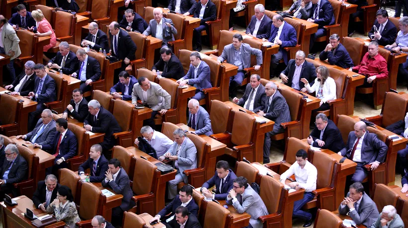 Parlamentarii au avizat proiectul propriilor pensii speciale. Penalii își pierd pensia