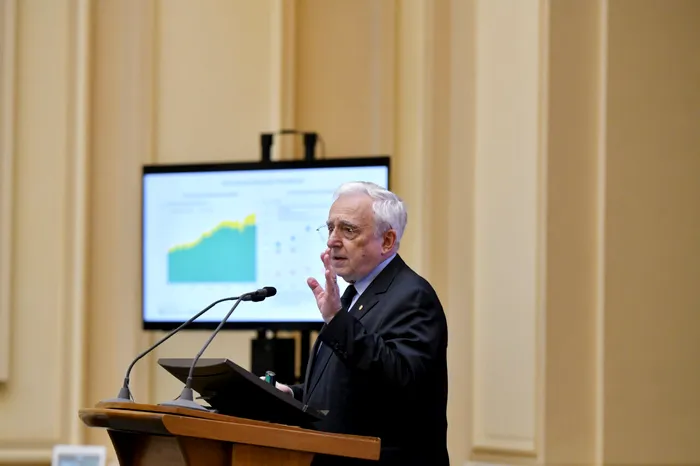 Mugur Isărescu explică de ce este necesar cât mai repede un Guvern „Nu putem să ne descurcăm singuri”