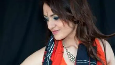 Ce a pățit o tânără după ce a fost lovită de o mașină de poliție. Momentul acela i-a schimbat total viața