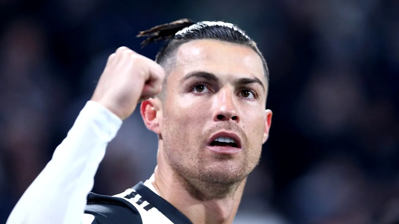 Cristiano Ronaldo, acuzat de ipocrizie. A apărut într-o reclamă la Coca-Cola în 2006. Reacția companiei: „Jucătorii primesc și apă”