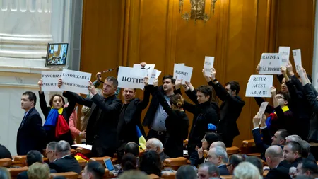 „Sunteți niște hoți și trebuie să vă fie rușine!