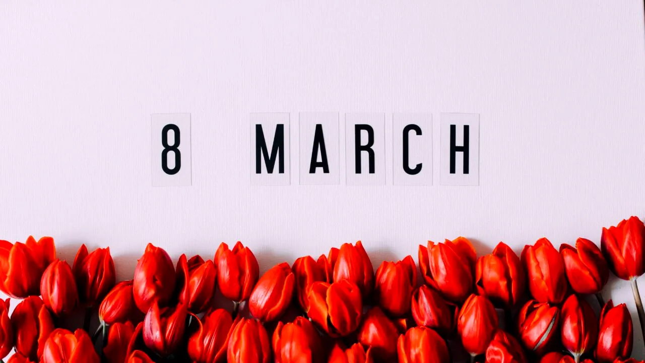 Mesaje de 8 Martie 2025. Urări și felicitări de Ziua FEMEII