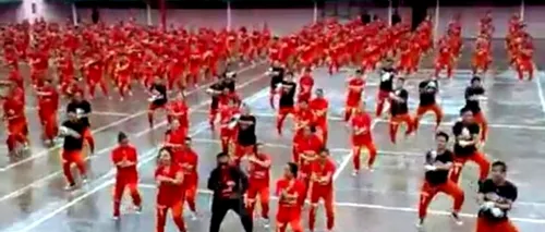 FOTO+VIDEO. Sute de deținuți filipinezi au dansat Gangnam Style în curtea închisorii