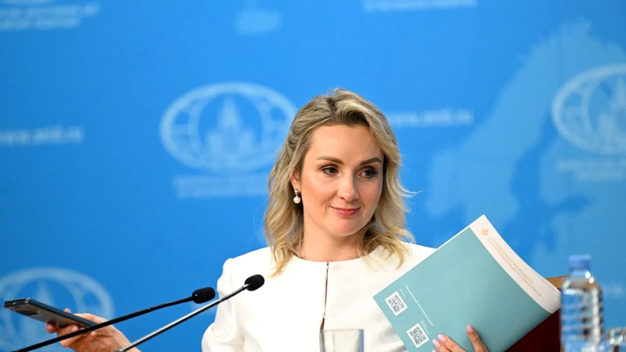 Acuzată de CRIME DE RĂZBOI, Maria Lvova-Belova, comisarul rus pentru drepturile copilului, are o aventură cu „oligarhul ortodox” Konstantin Malofeev