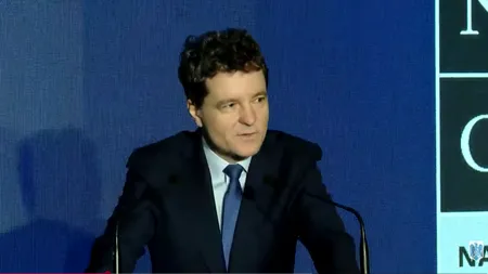 O nouă GAFĂ a lui Nicușor Dan. La Forumul NATO, de față cu Mark Rutte, președintele României a încurcat pupitrul de unde trebuia să își țină discursul