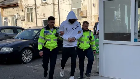 VIDEO - „Bombardierul” care a fugit de poliție și jandarmi, reținut pentru 24 de ore / Mama lui, cunoscută sub numele de Roxy Manelista, este audiată