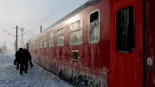 Trenul București-Galați, BLOCAT 3 ORE în stația Cilibia. Călătorii au folosit ALTE MIJLOACE de transport