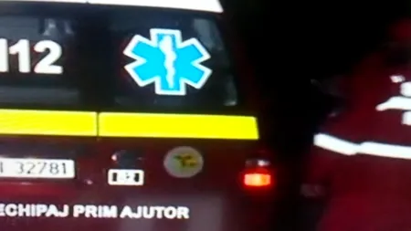 Copil de 11 ani, la spital după ce zidul unei curți a căzut peste el, pe o stradă din Reșița