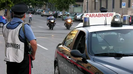 Trei români care pretindeau că erau polițiști au tâlhărit doi turiști israelieni, la Roma