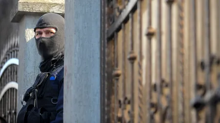 15 arme de foc și peste o mie de cartușe, găsite în casa criminalului din Palilula