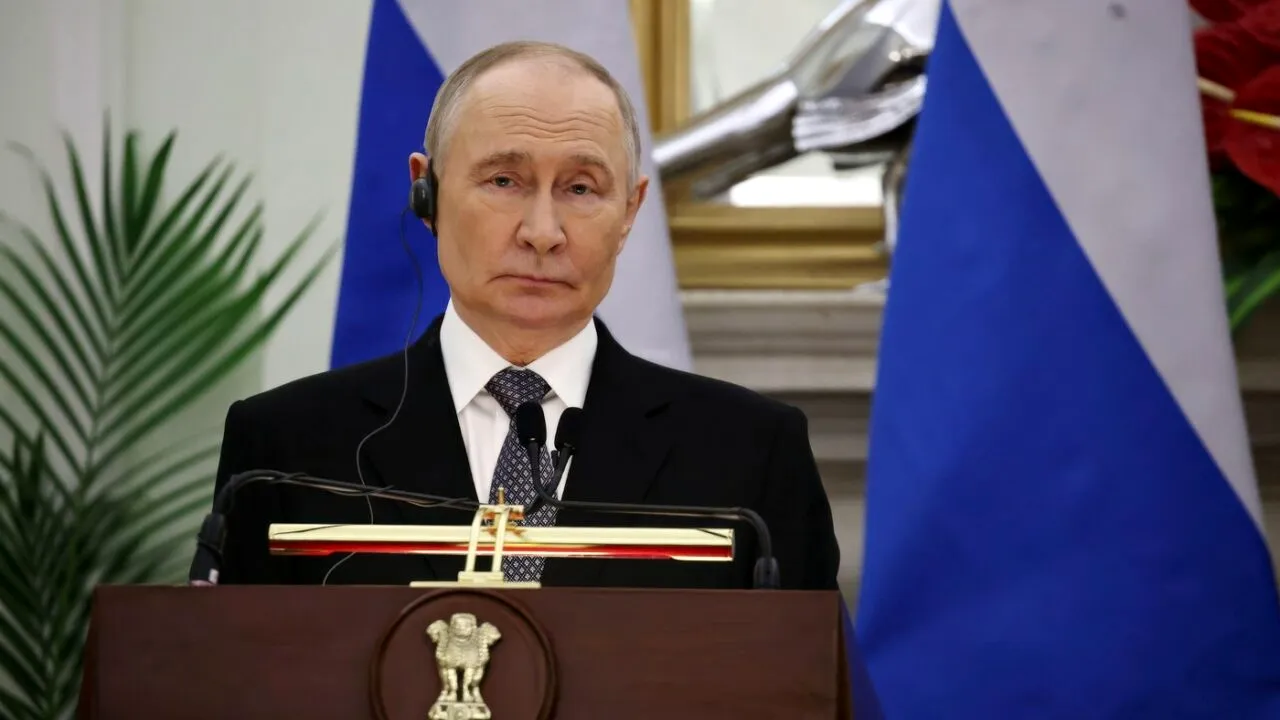 Bani pentru război, indiferent de riscuri. Cum sacrifică Moscova dezvoltarea regională, afacerile, asistența medicală și educația pentru a finanța războiul din Ucraina. The Insider: „Prima creștere majoră a TVA-ului din ultimii 20 de ani”