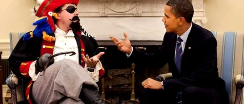 Adevărul din spatele fotografiei în care Obama stă de vorbă cu un pirat în Biroul Oval