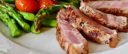 Alimente. Producătorii de carne de porc anunță scumpiri de 25% la consumator. Ce argumente au procesatorii când spun că prețul crește nejustificat