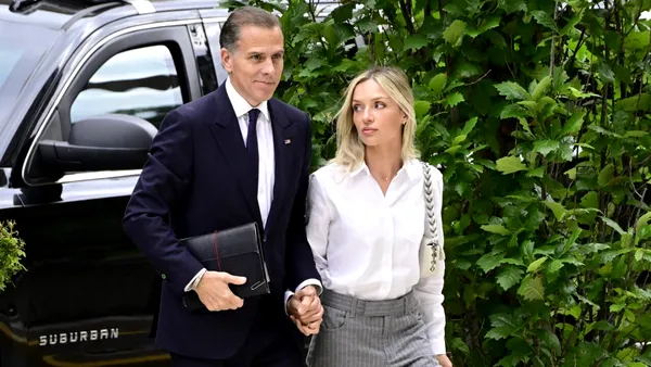 Doi foști oficiali FBI, puși sub acuzare pentru declarații false legate de laptopul lui Hunter Biden. Fiul fostului președinte Joe Biden ia în considerare să-l înfrunte pe Trump la alegerile din 2028