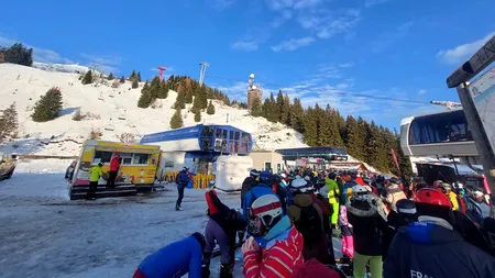 Haos la telecabina din Sinaia. După ore întregi de stat la coadă, turiștii au început să scandeze „Hoții!”. Ce spune ANPC