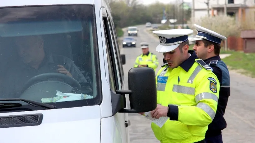 Polițiștii au prins 50 de șoferi care nu au acordat prioritate ambulanțelor și un ambulanțier băut