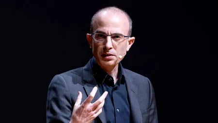 Cel mai tulburător discurs de la Davos. Celebrul Harari: „Inteligența Artificială nu este o unealtă, este un agent care poate conduce omul”