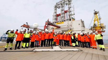 Oficialii Guvernului, ai Ambasadei SUA, Romgaz și OMV Petrom, pe platforma care va fora în Marea Neagră. „În Neptun Deep ne punem speranțe uriașe”
