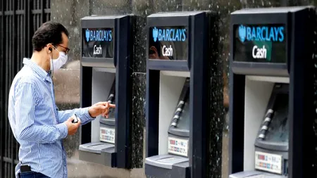 Britanicii din UE se confruntă cu închiderea conturilor bancare din Marea Britanie din cauza lipsei de reguli post-Brexit