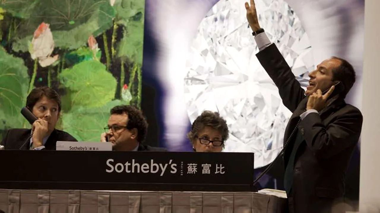 Un diamant alb, vândut la licitație cu peste 30 milioane de dolari