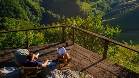 VACANȚĂ PAȘTE: O treime dintre români şi-au făcut planuri de călătorie pentru minivacanţa de sărbători, în timp ce un sfert stau acasă. Cât de mare este bugetul pentru sejurul de 1 Mai