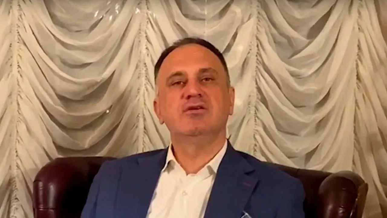 8 ȘTIRI DE LA ORA 8. Medicul Theo Trandafirescu: Cursul pandemiei, schimbat de noile medicamente anti-COVID produse de Merck și Pfizer