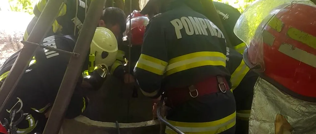 Doi bărbați din Argeș au rămas blocați într-o fântână pe care o curățau, la o adâncime de 10 metri. Unul dintre ei a fost scos mort la suprafață