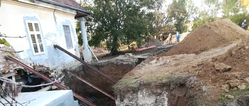 Un bărbat din Mureș a murit după ce s-a prăbușit peste el un mal de pământ