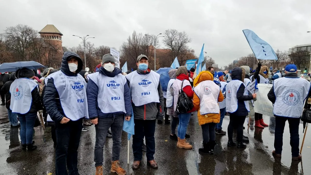 Peste 95% dintre profesorii din Iași vor protesta miercuri pentru două ore. „Vorbim despre lezarea demnității. Ne-am transformat într-un fel de bone”
