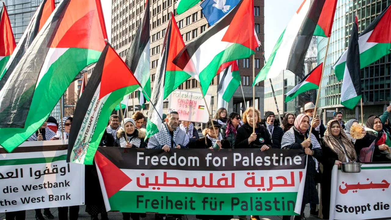 Berlin: Trei cetățeni UE și un american trebuie să părăsească Germania, după ce au PROTESTAT împotriva ofensivei israeliene din Gaza