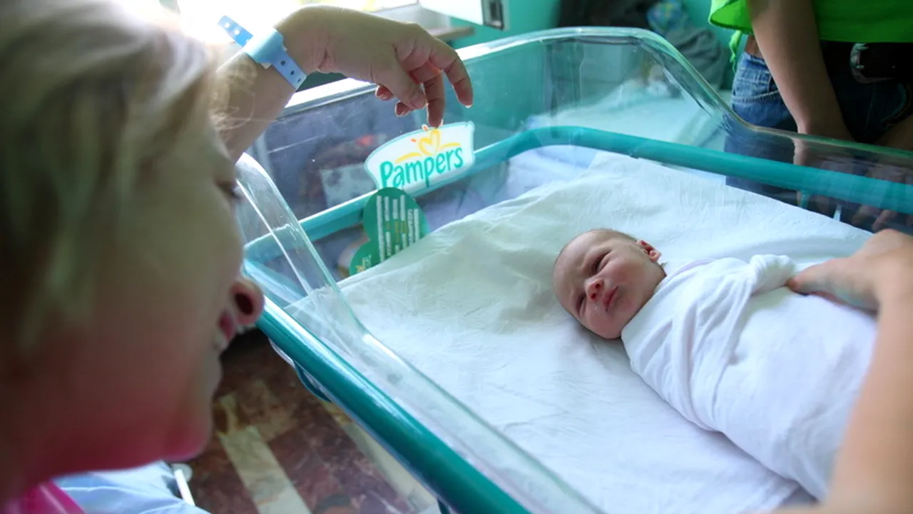 Peste 20.000 de nașteri pe an în rândul fetelor sub 19 ani; mai mult de 4.000, la al doilea copil