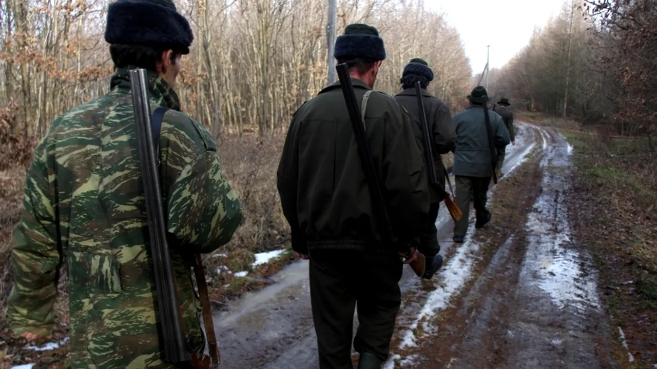 Un bărbat aflat la vânătoare a fost împușcat în cap după ce un alt vânător 