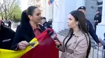 Fiica cea mare a patronului Realitatea Plus, Alexandra Păcuraru, a venit cu tămâie la protestul din fața CNA. Ce mesaj a transmis