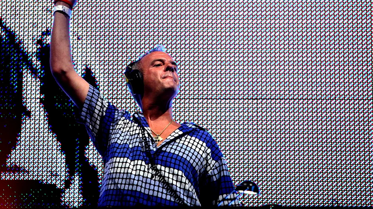 Fatboy Slim expune în galerii de artă colecția sa de obiecte care reprezintă celebrul simbol smiley