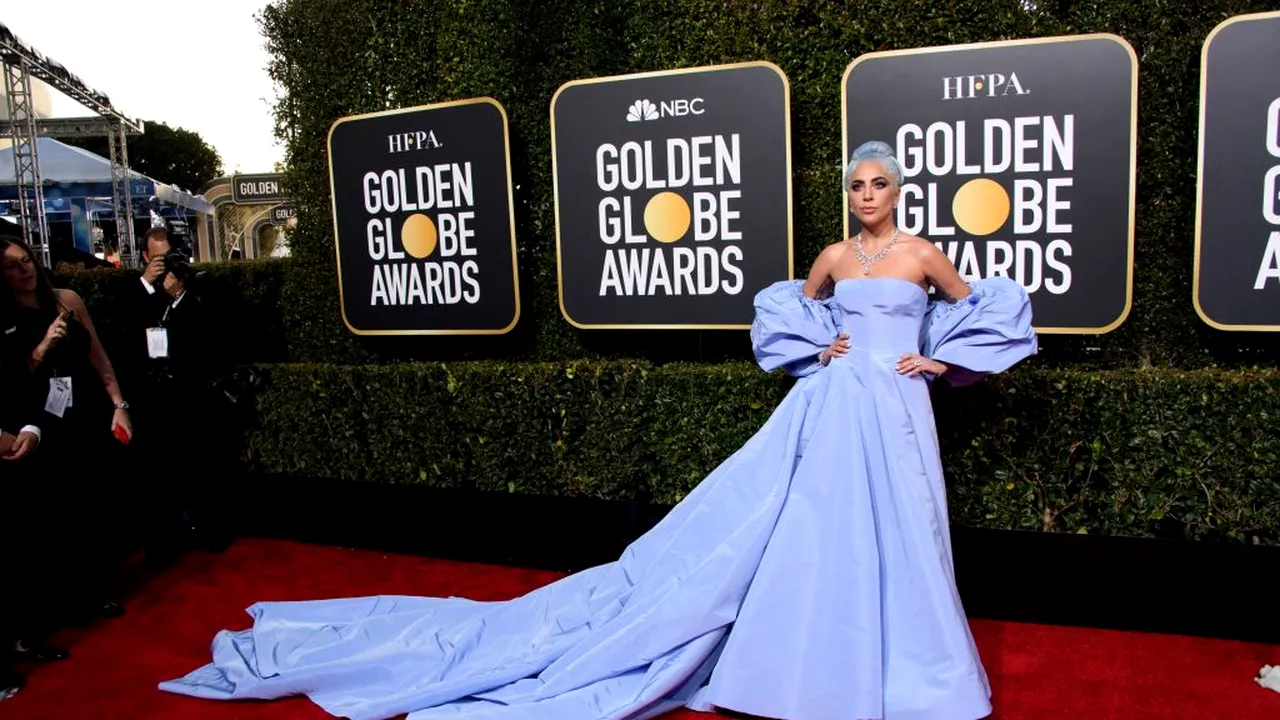Rochia purtată de Lady Gaga la Globurile de Aur 2019, scoasă la licitație de camerista care a găsit articolul vestimentar într-o cameră de hotel