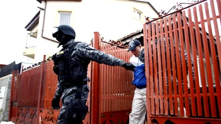 Polițiștii au prins trei hoți care înșelau oamenii prin telefon, prin metoda 