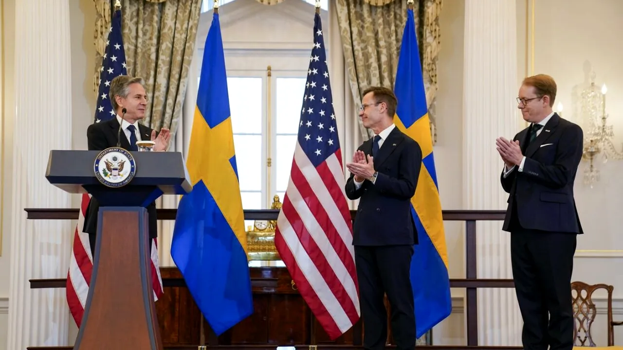 Suedia a devenit membră NATO /Premierul Ulf Kristersson: Este o ”victorie a libertății”