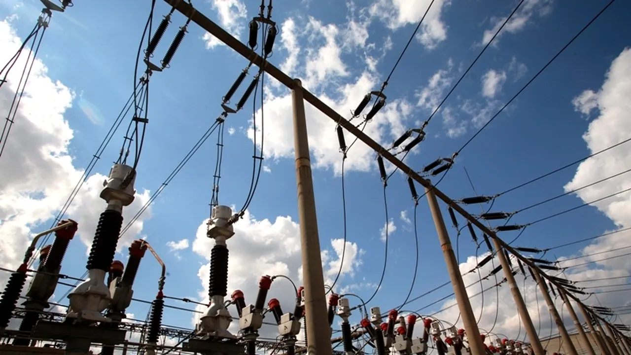 Consumul de electricitate a crescut cu 0,4% în primele 11 luni ale anului trecut. Cu cât au scăzut resursele