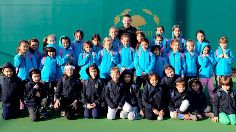 Simona Halep, un nou gest impresionant: 40 de copii joacă tenis cu ajutorul ei.  Primul pas a și fost făcut