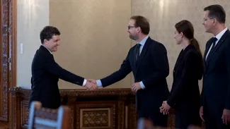 Dominic Fritz va schimba miniștrii „fără să CLIPEASCĂ”, dacă Nicușor Dan i-o va cere / „Ne-a transmis că vrea să aibă un CUVÂNT de spus”