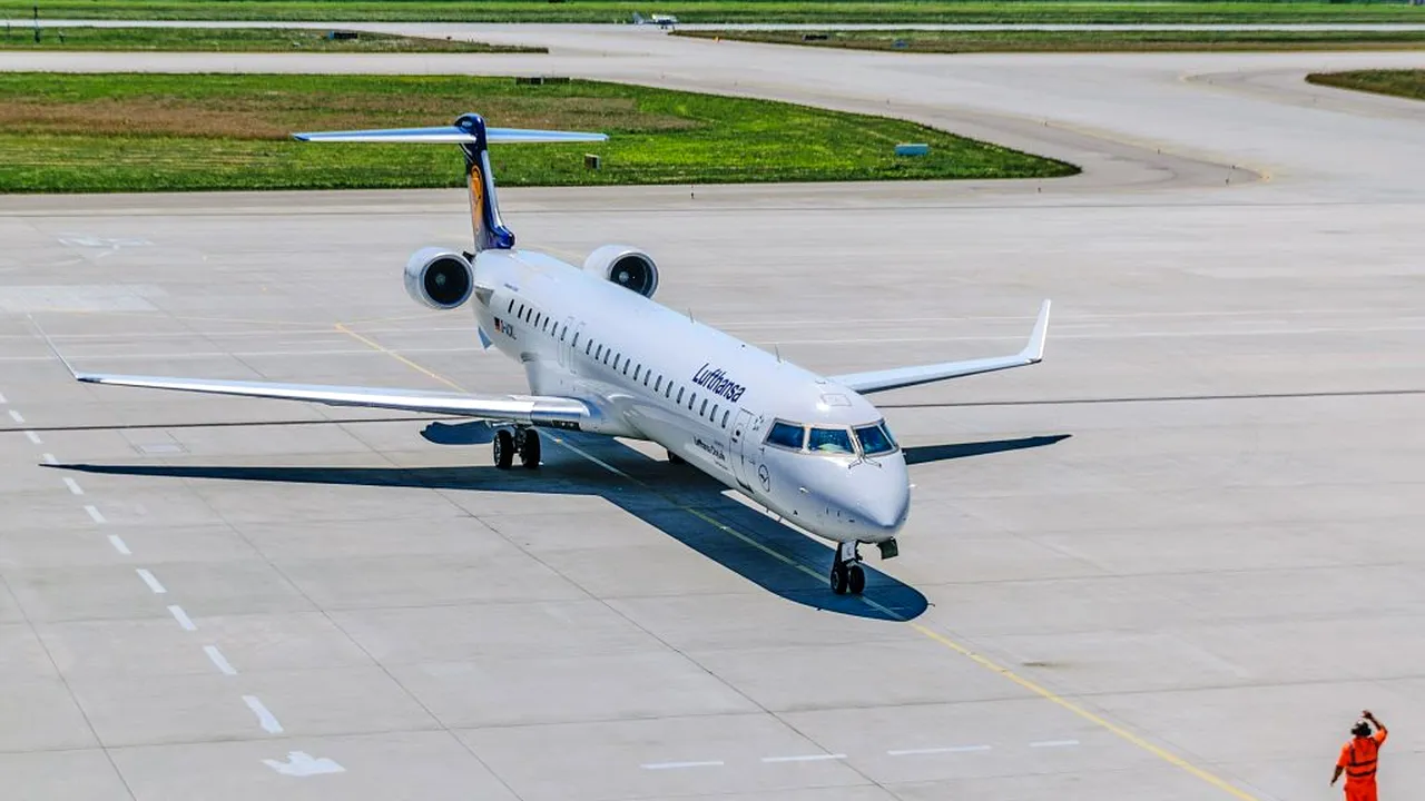 Compania aeriană Lufthansa ar putea concedia zeci de mii de angajaţi