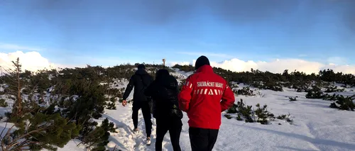 Doi turiști au pornit pe munte, la altitudine de 2.000 de metri „în colanți și cu glezna goală”. Șeful Salvamont Neamț: „Asta într-adevăr ne-a șocat”